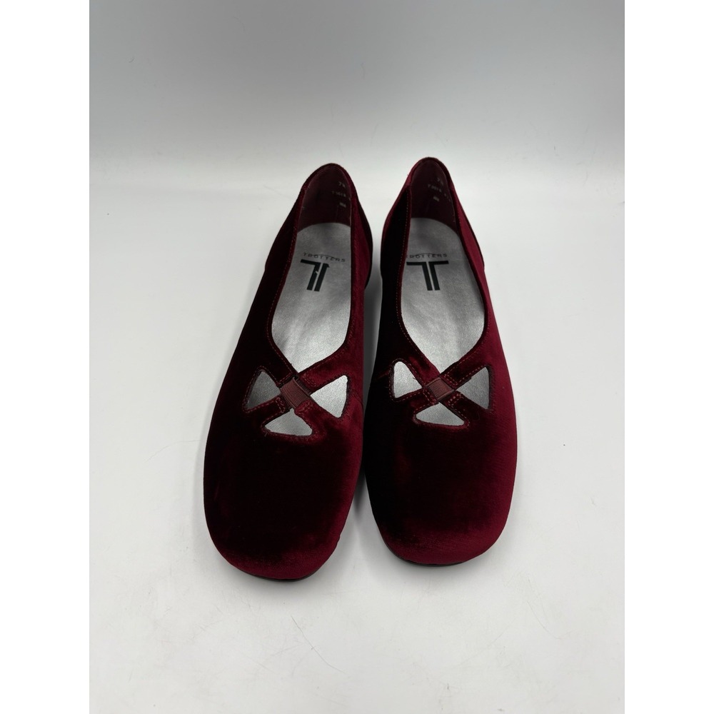 Trotters Maggie Ruby Velvet Women's US Size 7 M - Picture 2 of 16